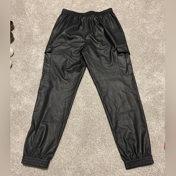 BCBG maxazaria Cargo Joggers ~ size XS - Picture 8 of 10